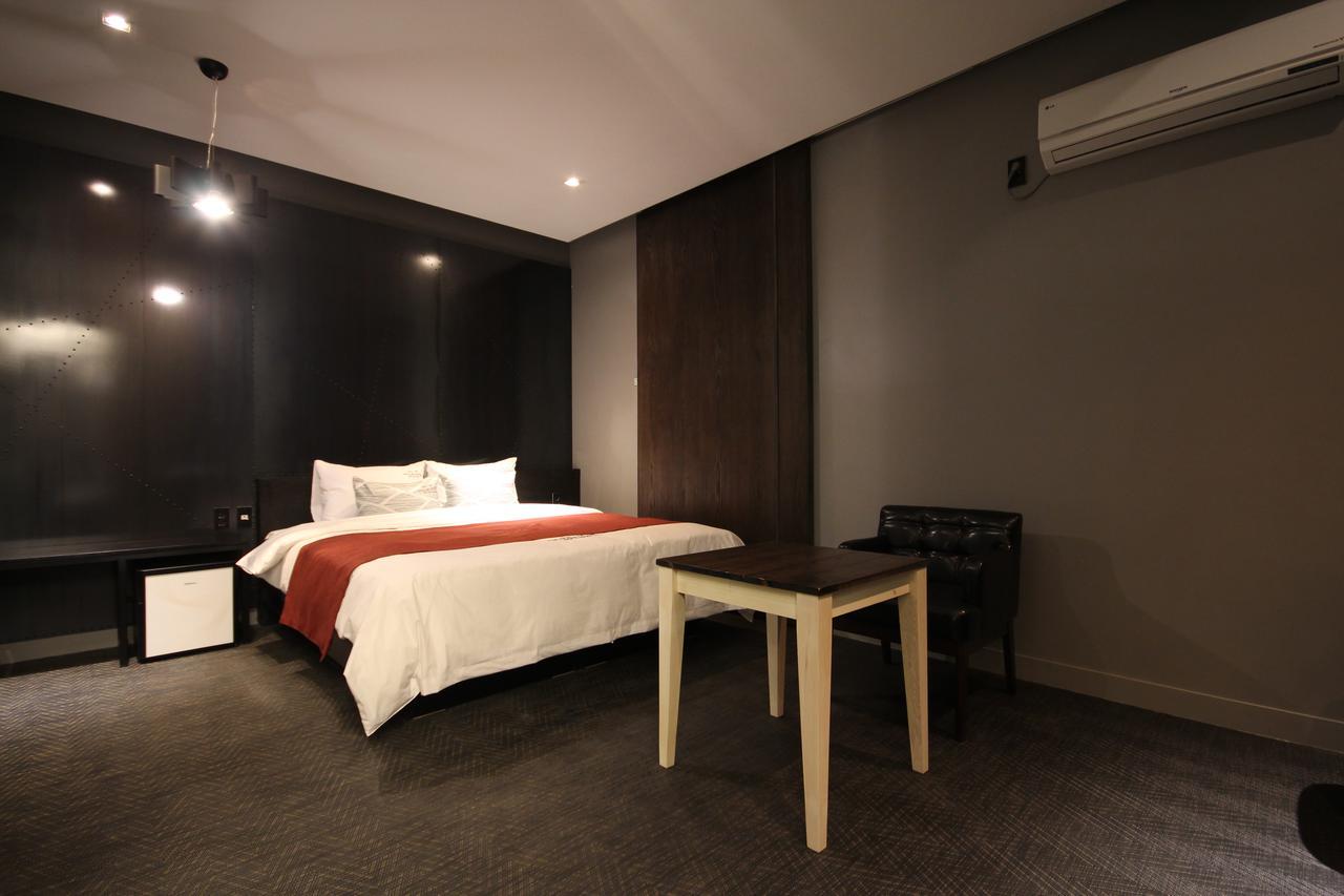 The Club Hotel Seomyeon Пусан Екстериор снимка