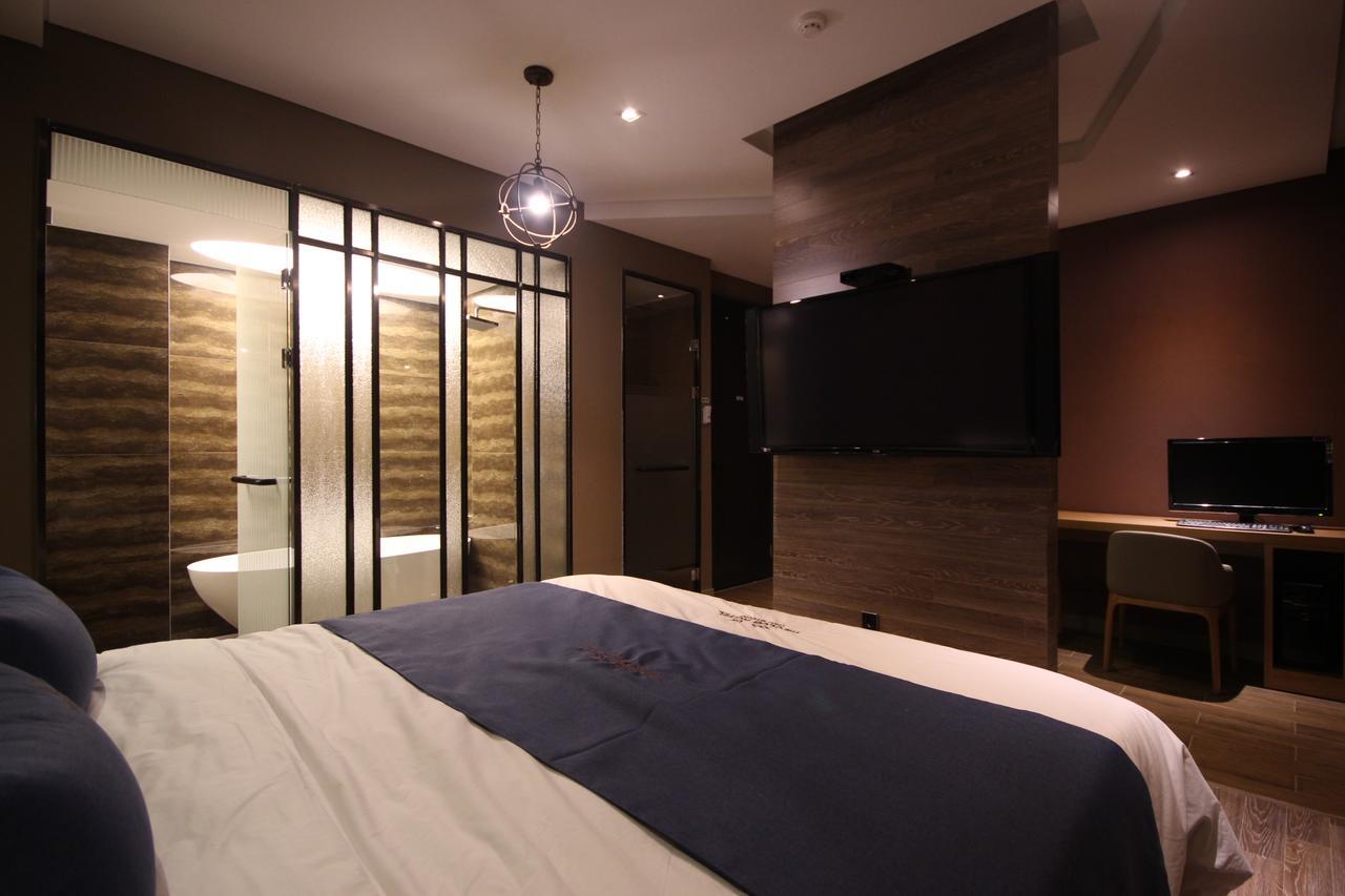 The Club Hotel Seomyeon Пусан Екстериор снимка