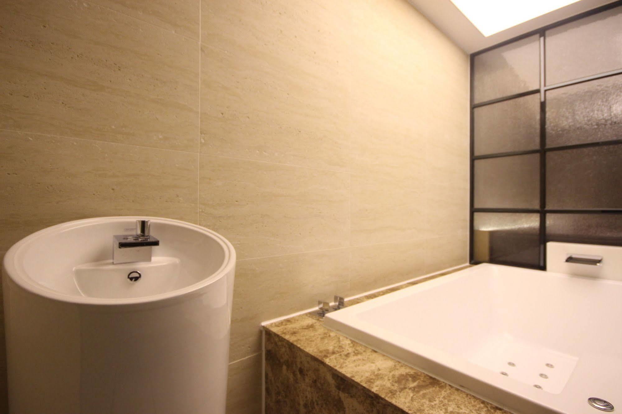 The Club Hotel Seomyeon Пусан Екстериор снимка