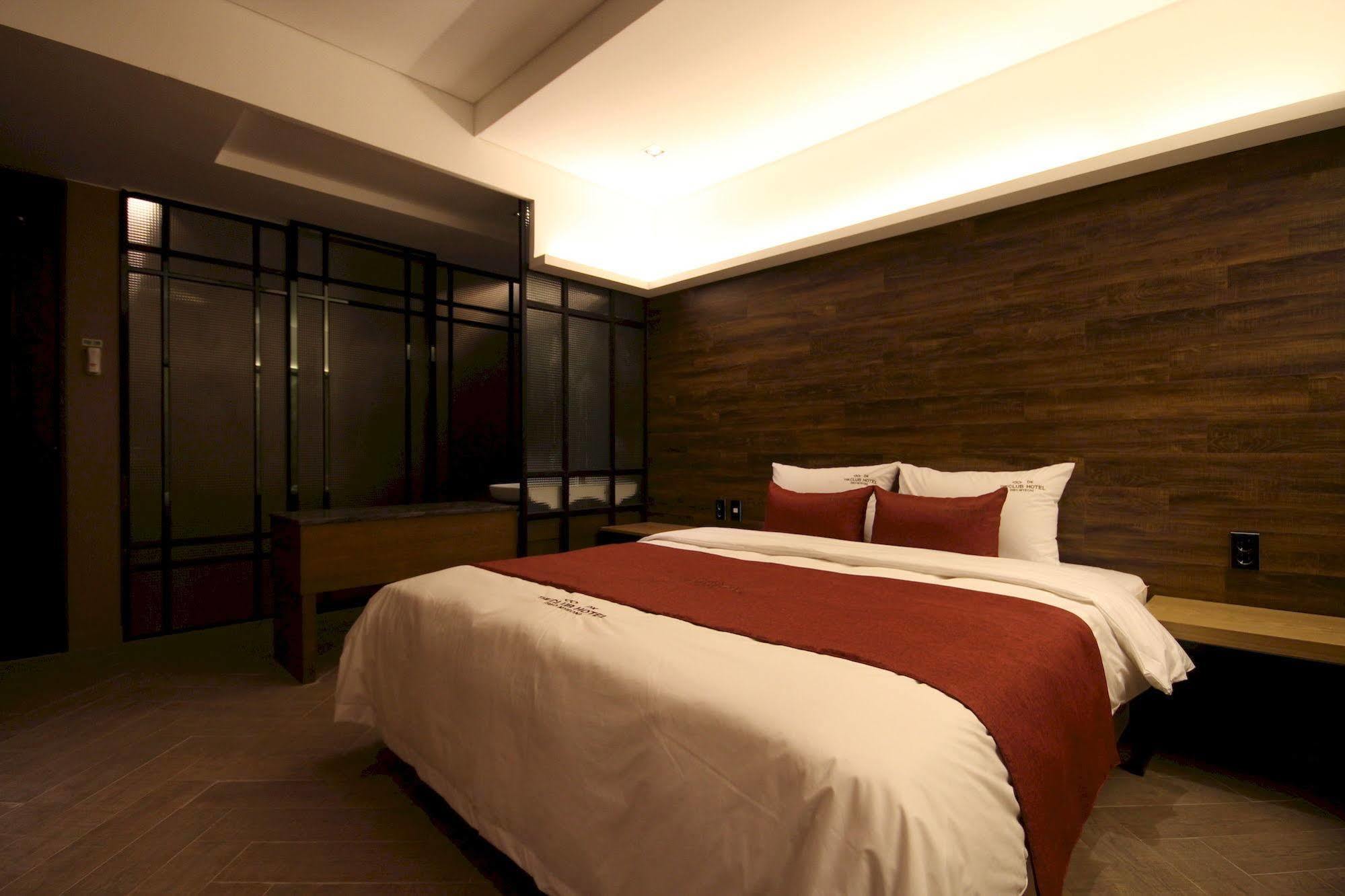 The Club Hotel Seomyeon Пусан Екстериор снимка