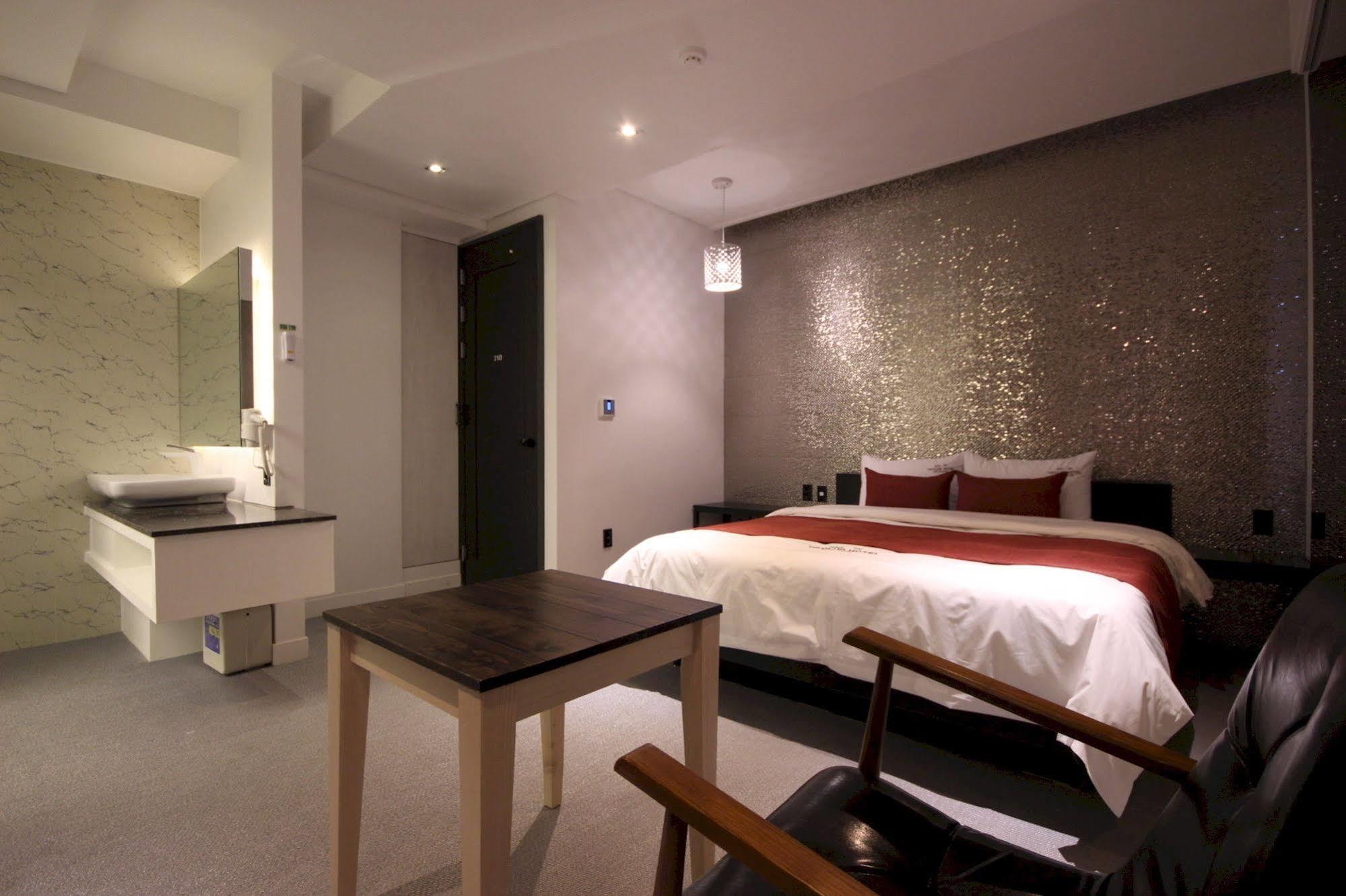 The Club Hotel Seomyeon Пусан Екстериор снимка