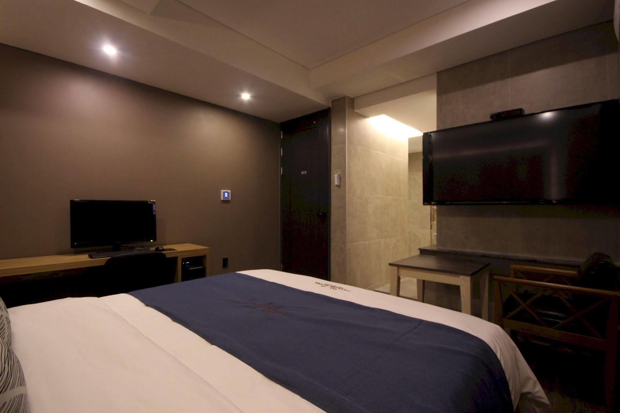 The Club Hotel Seomyeon Пусан Екстериор снимка