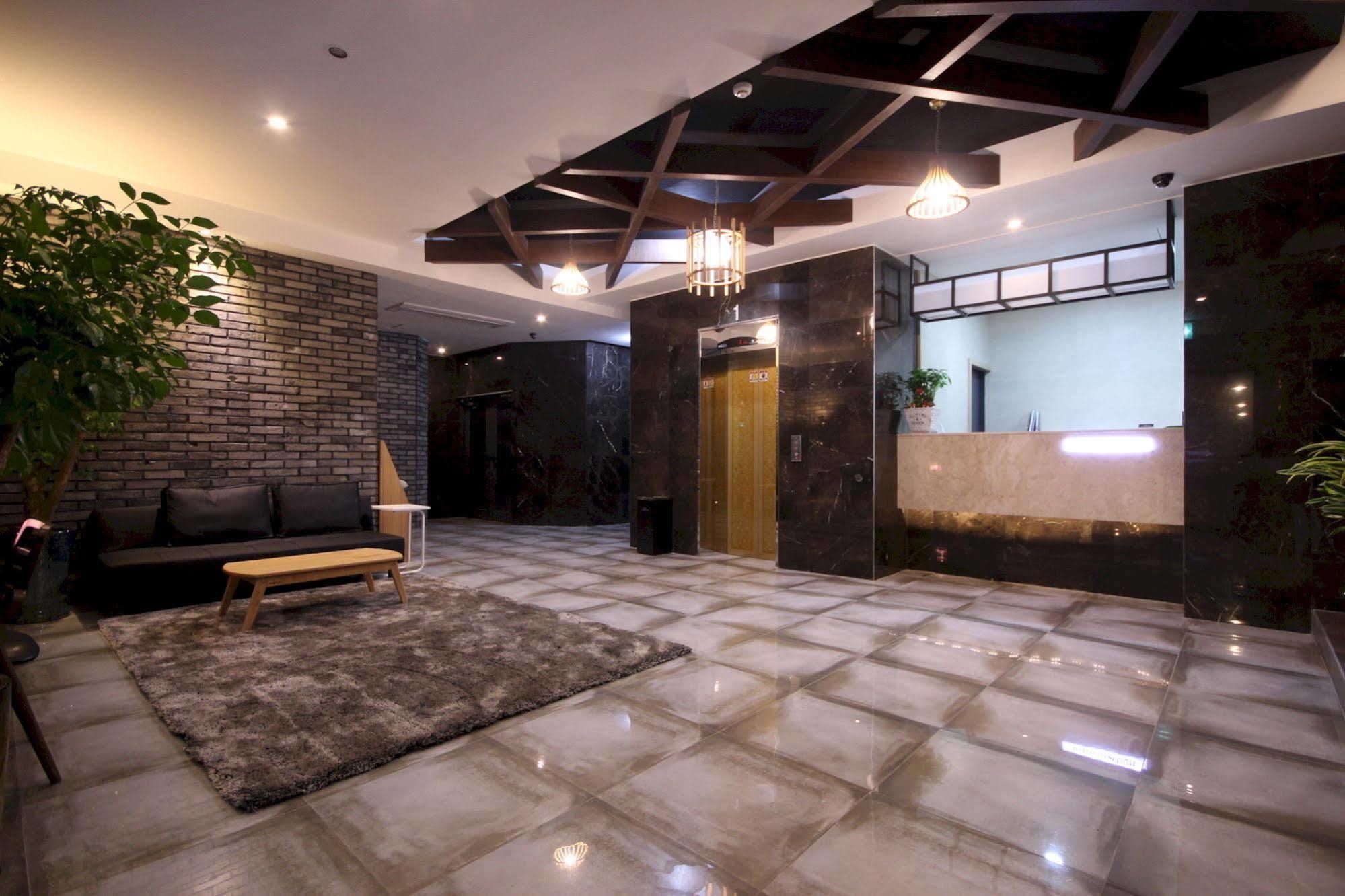 The Club Hotel Seomyeon Пусан Екстериор снимка